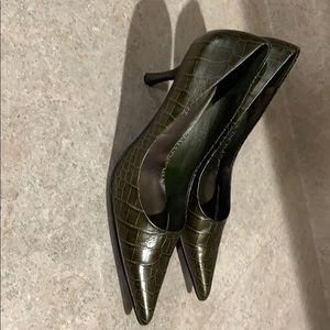 Nine West Crock print heels